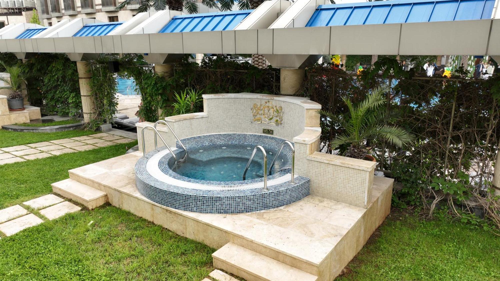 Multi Grand Pharaon Hotel Ptghni Extérieur photo