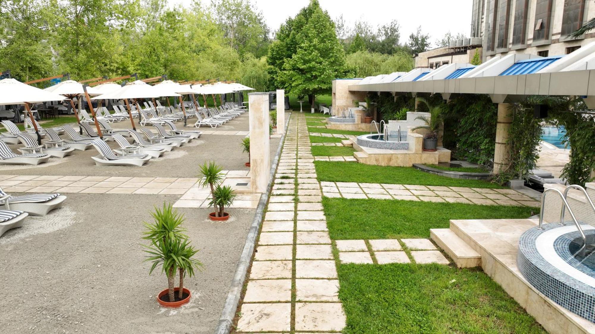 Multi Grand Pharaon Hotel Ptghni Extérieur photo