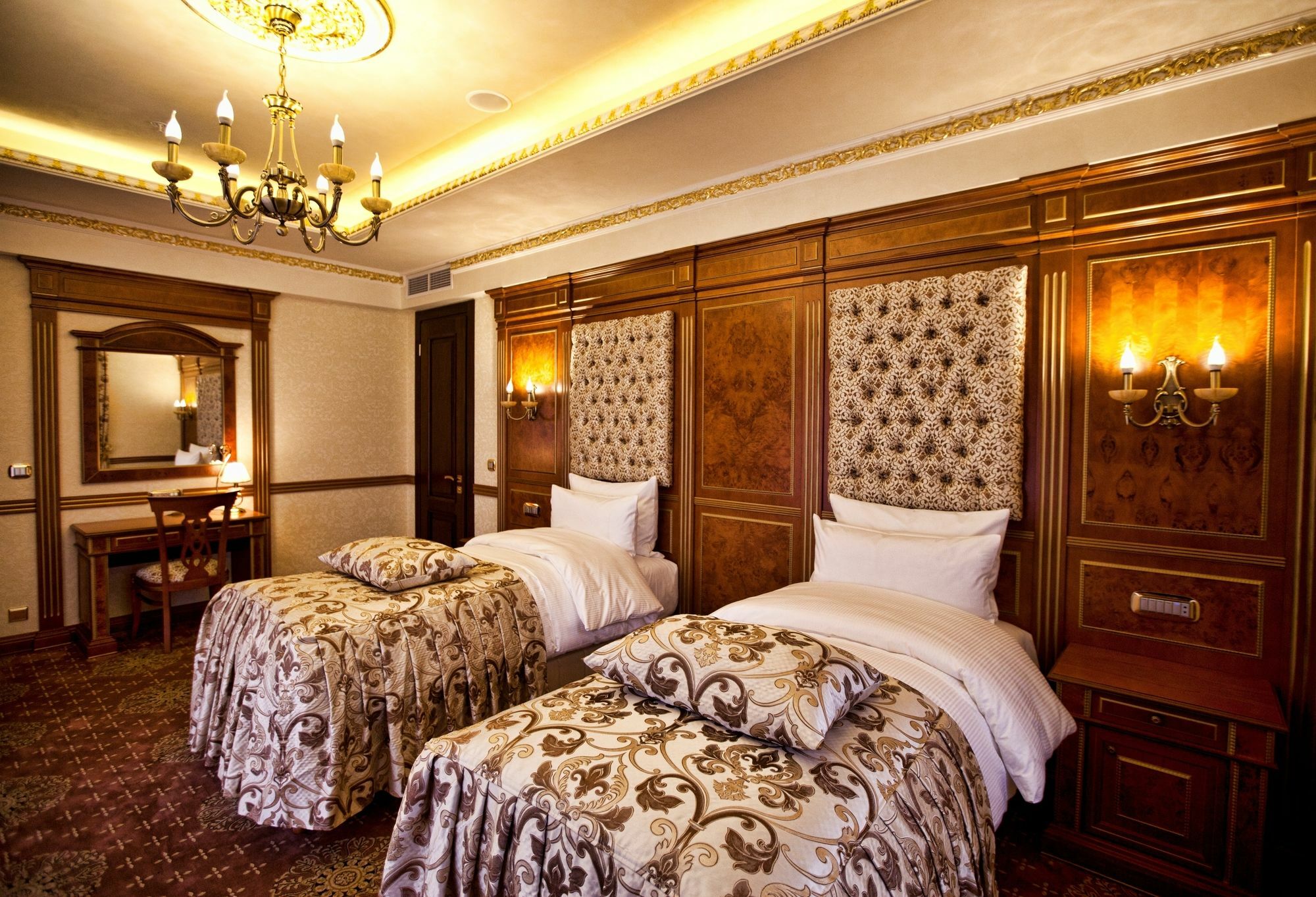Multi Grand Pharaon Hotel Ptghni Extérieur photo